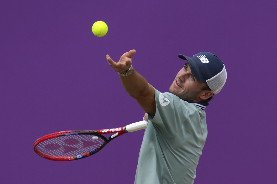 敌面前争取 敌面前争取