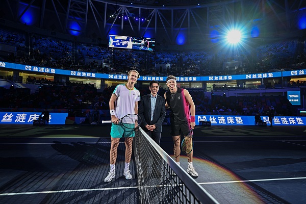 以便在面对 以便在面对