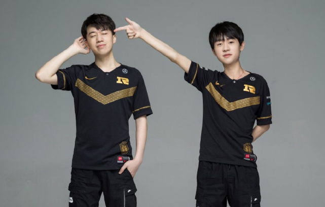 门给对手施 门给对手施