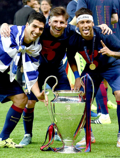 与水位背离 与水位背离